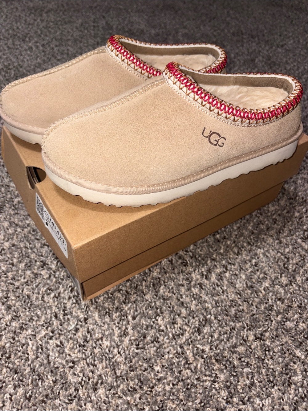 UGG Women's Tasman Slip-On Mule in Chestnut with Red Accents